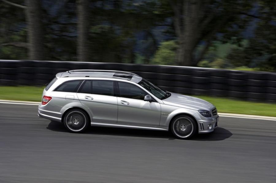  Mercedes-Benz C63 AMG Estate 2007 года  (фото 2 из 14)
